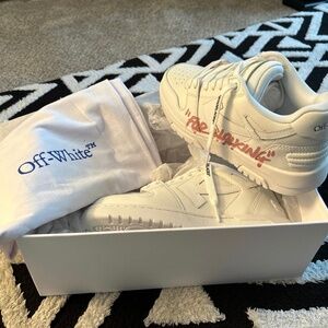 Off white tennis shoes